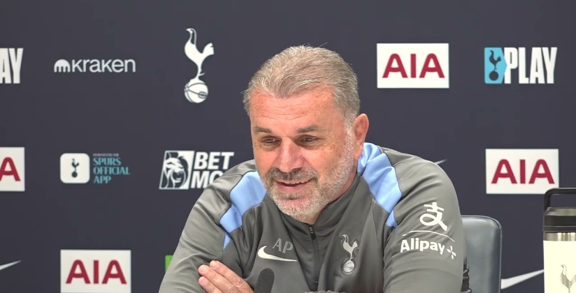 闻发布会上 闻发布会上